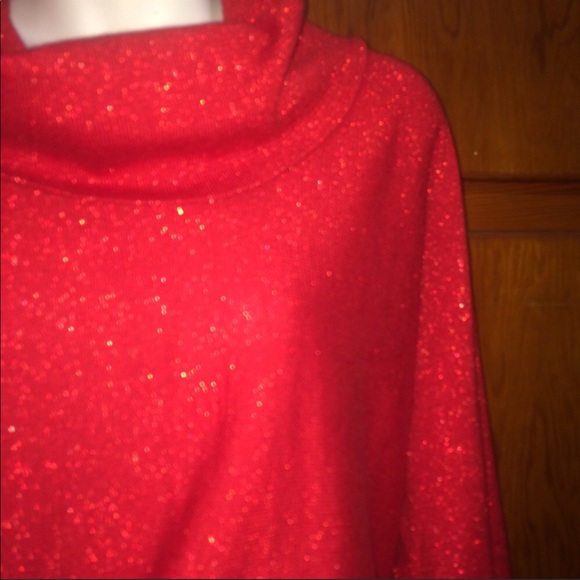 Glittery Red Gold Half Sleeves Top - Picture 4 of 5